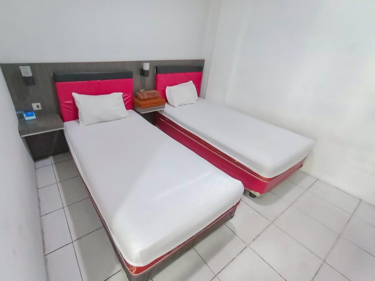 Reddoorz Syariah Near Q-Mall Banjarbaru Martapura  Zewnętrze zdjęcie