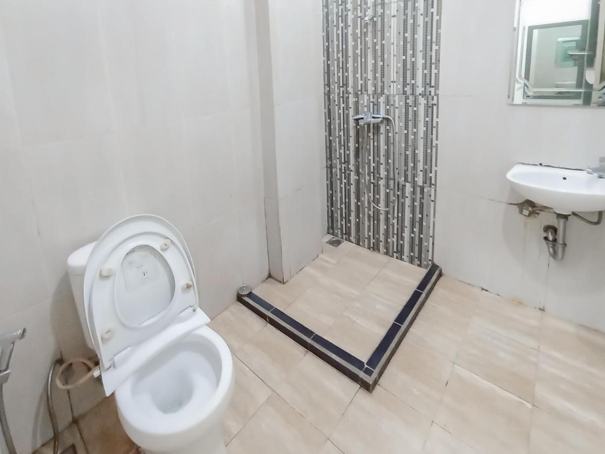 Reddoorz Syariah Near Q-Mall Banjarbaru Martapura  Zewnętrze zdjęcie