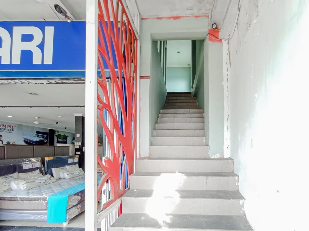 Reddoorz Syariah Near Q-Mall Banjarbaru Martapura  Zewnętrze zdjęcie