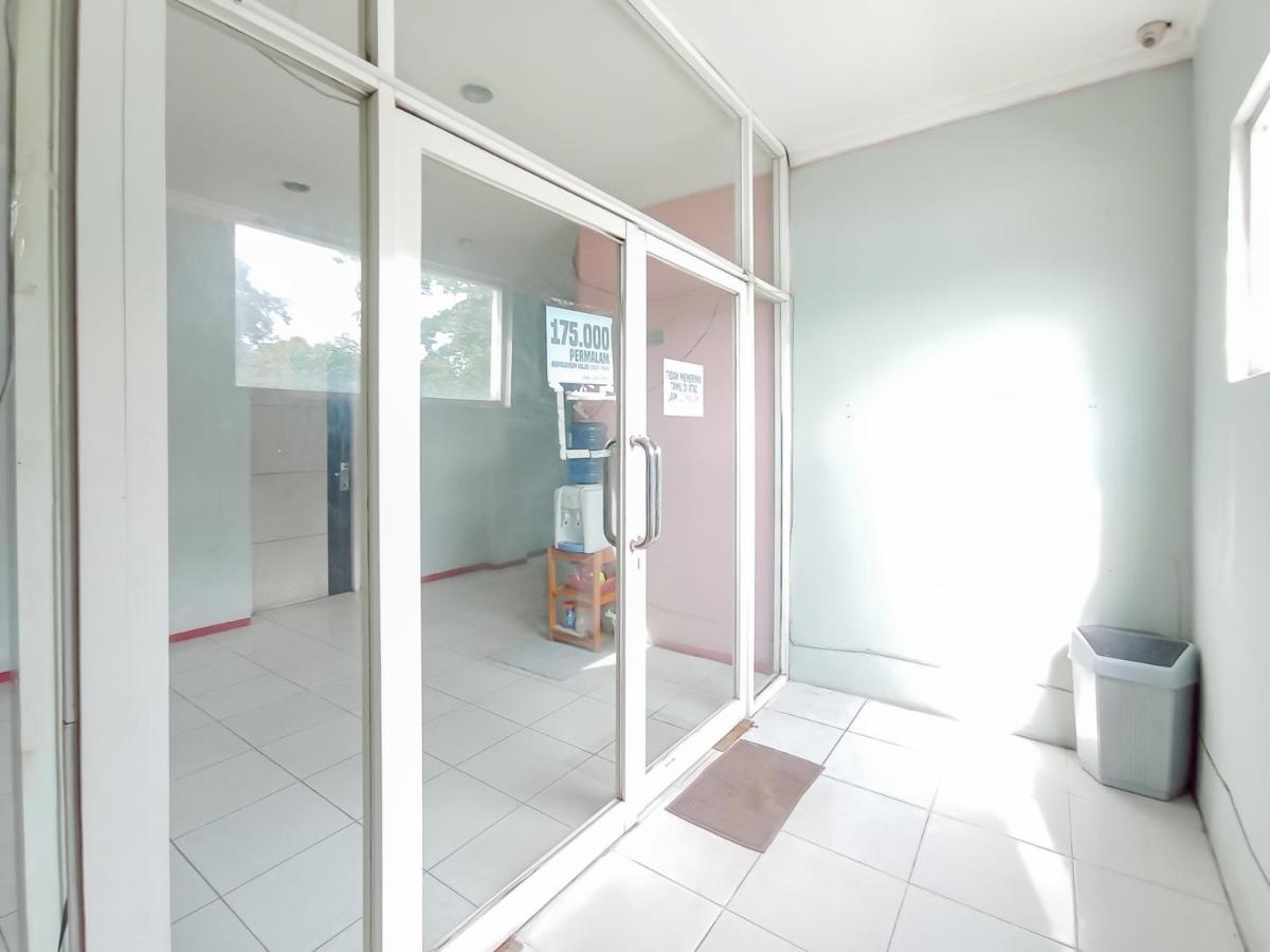 Reddoorz Syariah Near Q-Mall Banjarbaru Martapura  Zewnętrze zdjęcie