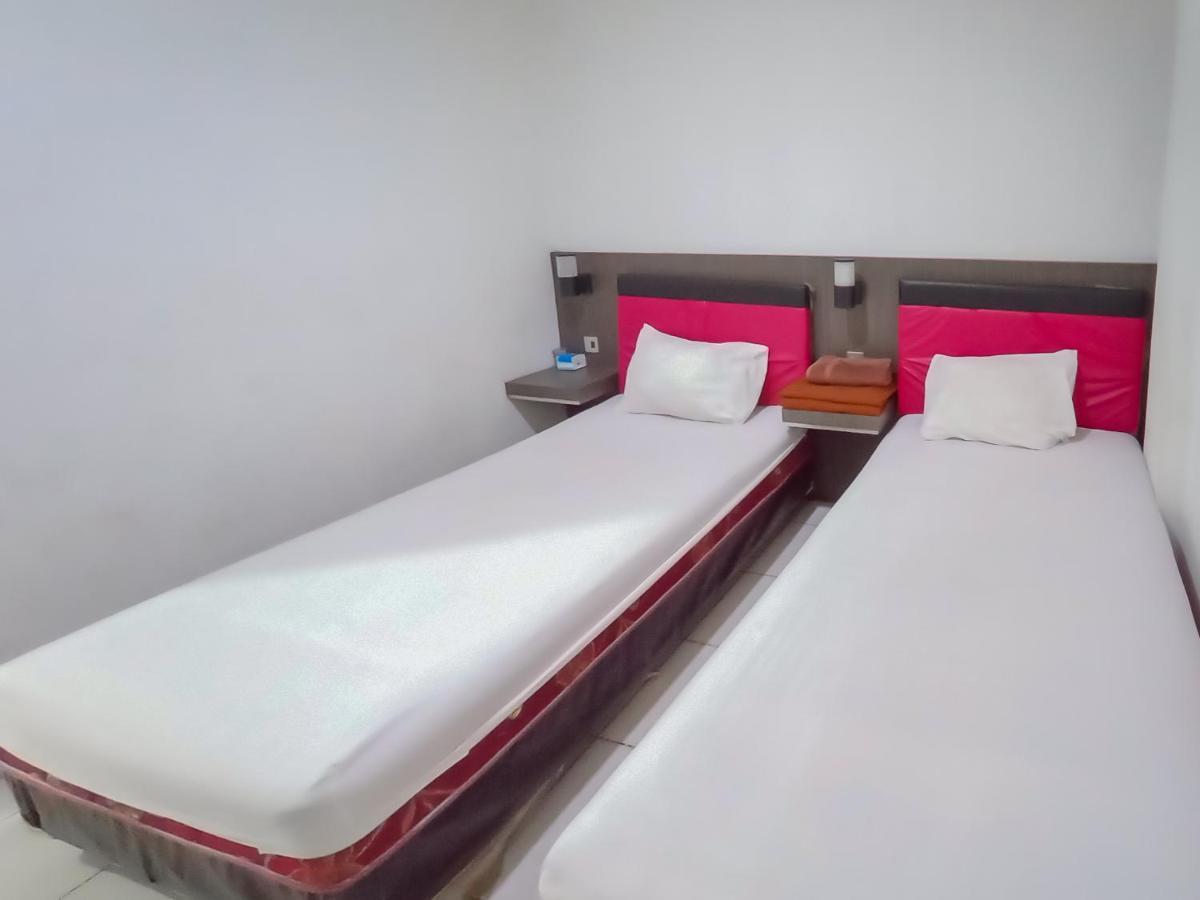 Reddoorz Syariah Near Q-Mall Banjarbaru Martapura  Zewnętrze zdjęcie